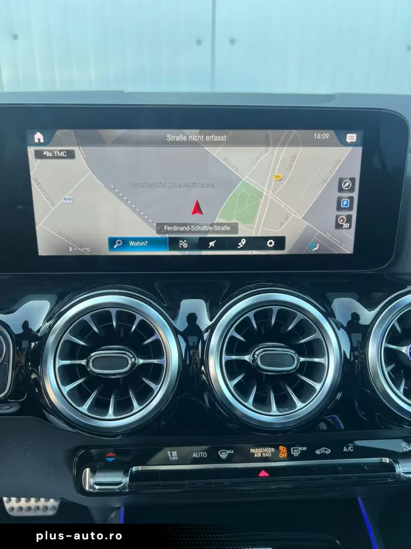 MERCEDES-BENZ GLA 250 4MATIC 8G AMG PANORAMA LED KAMERA