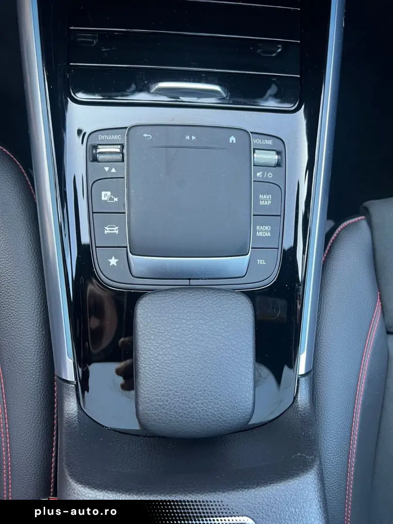 MERCEDES-BENZ GLA 250 4MATIC 8G AMG PANORAMA LED KAMERA