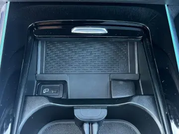 MERCEDES-BENZ GLA 250 4MATIC 8G AMG PANORAMA LED KAMERA