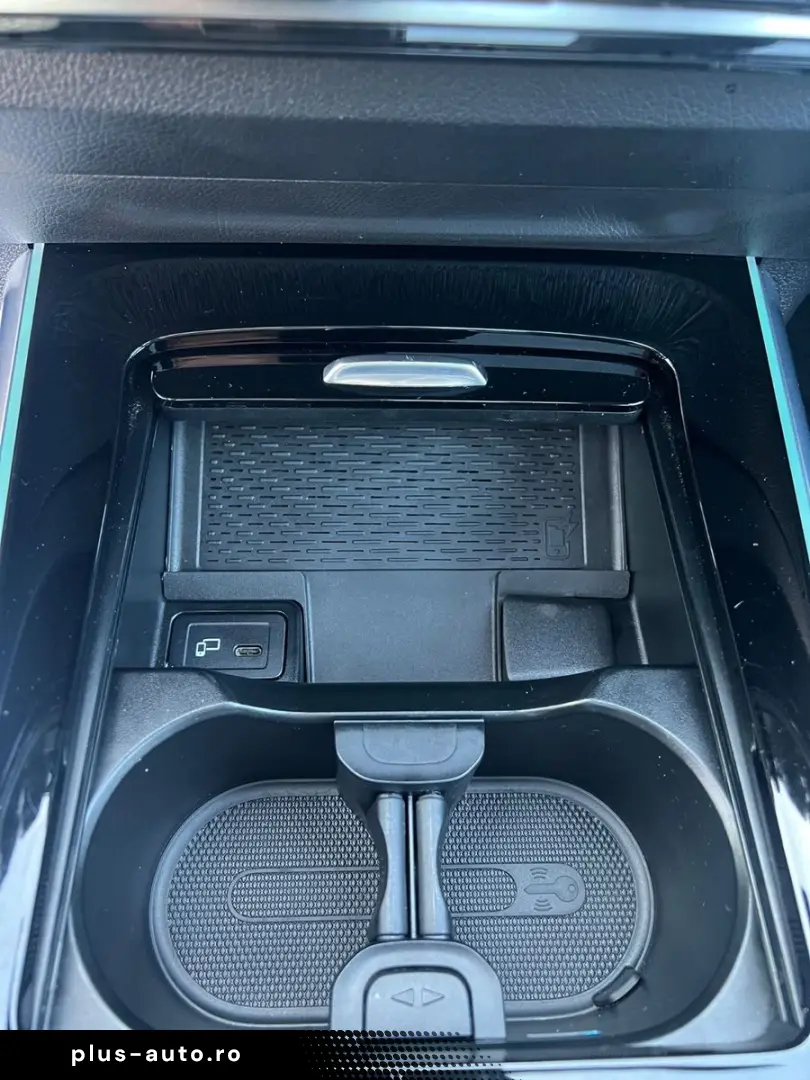 MERCEDES-BENZ GLA 250 4MATIC 8G AMG PANORAMA LED KAMERA