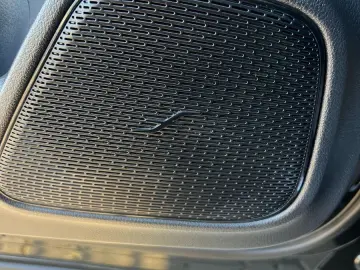 MERCEDES-BENZ GLA 250 4MATIC 8G AMG PANORAMA LED KAMERA