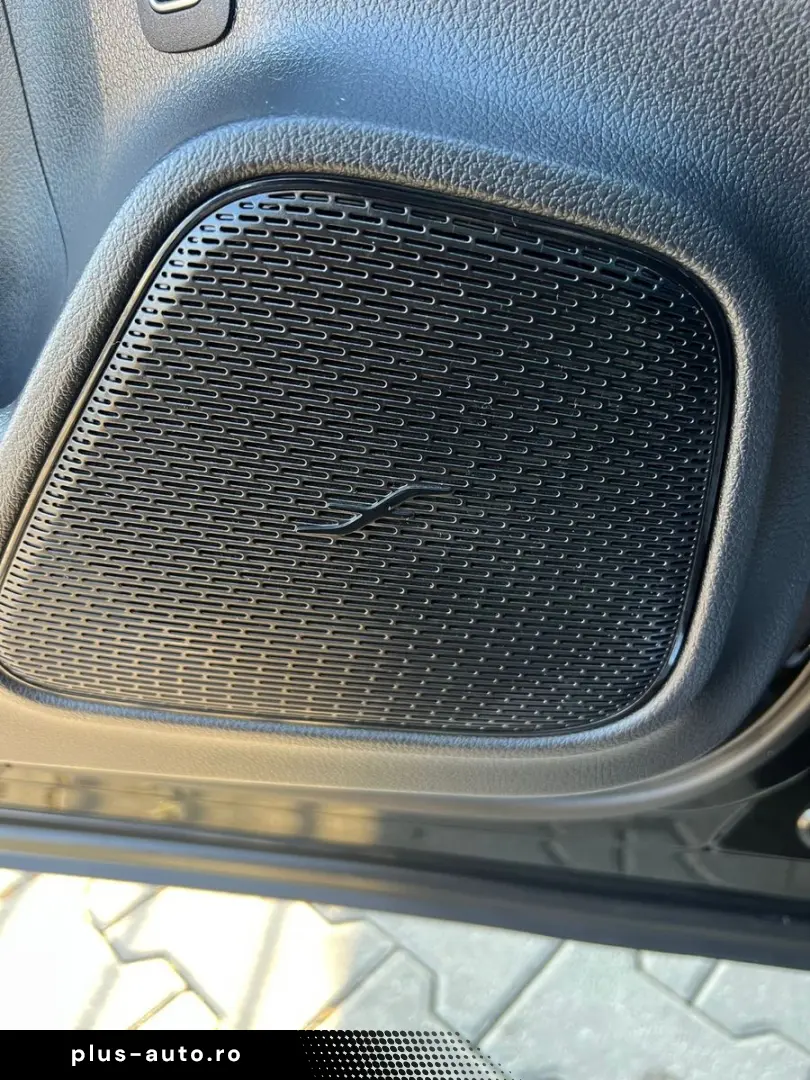 MERCEDES-BENZ GLA 250 4MATIC 8G AMG PANORAMA LED KAMERA