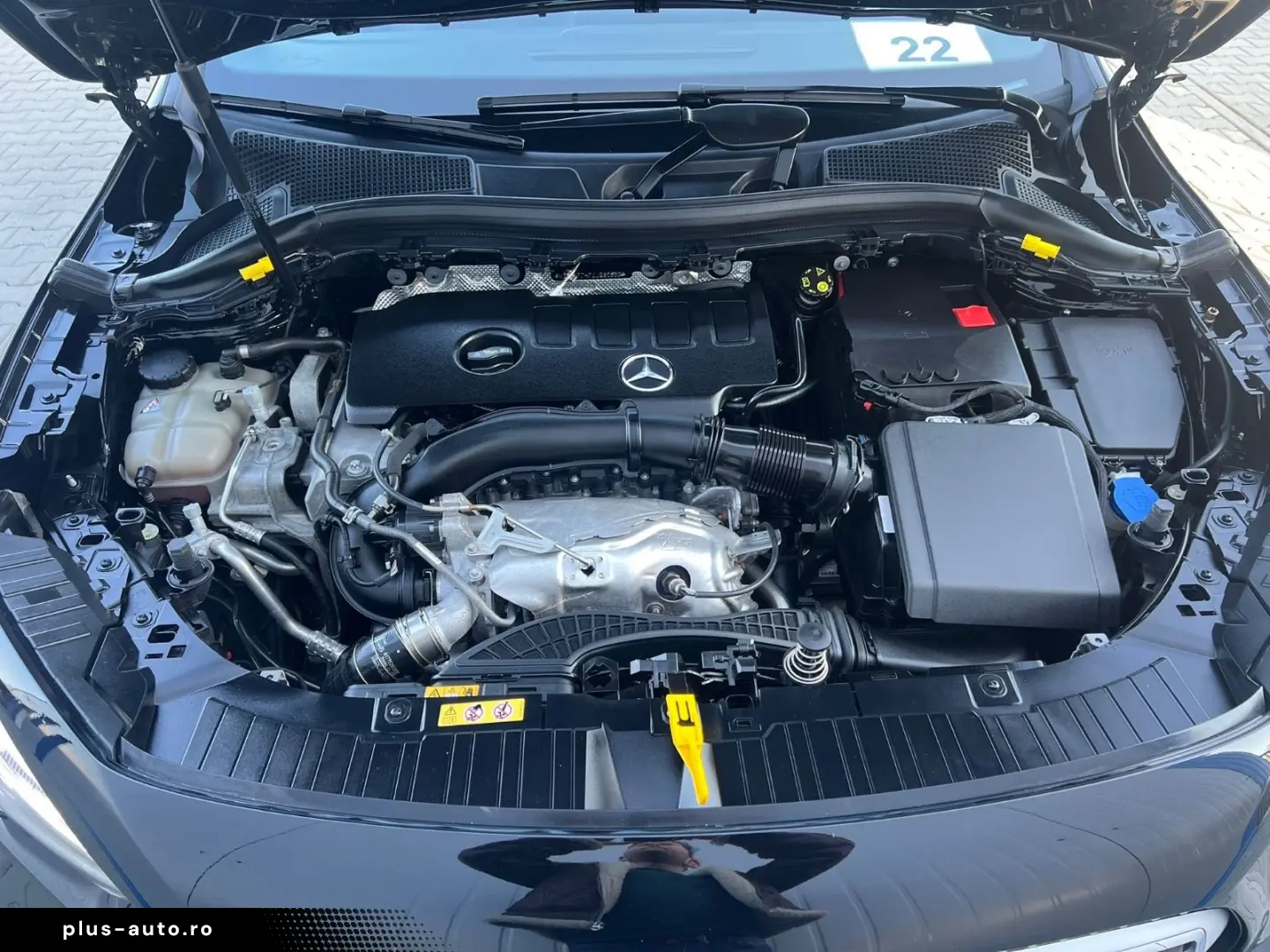 MERCEDES-BENZ GLA 250 4MATIC 8G AMG PANORAMA LED KAMERA