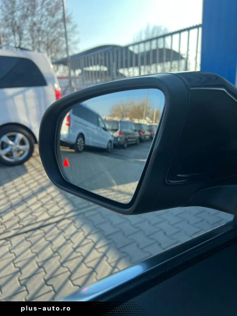 MERCEDES-BENZ GLA 250 4MATIC 8G AMG PANORAMA LED KAMERA