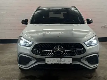 MERCEDES-BENZ GLA 220 d 4M 8G-DCT AMG Plus Pano