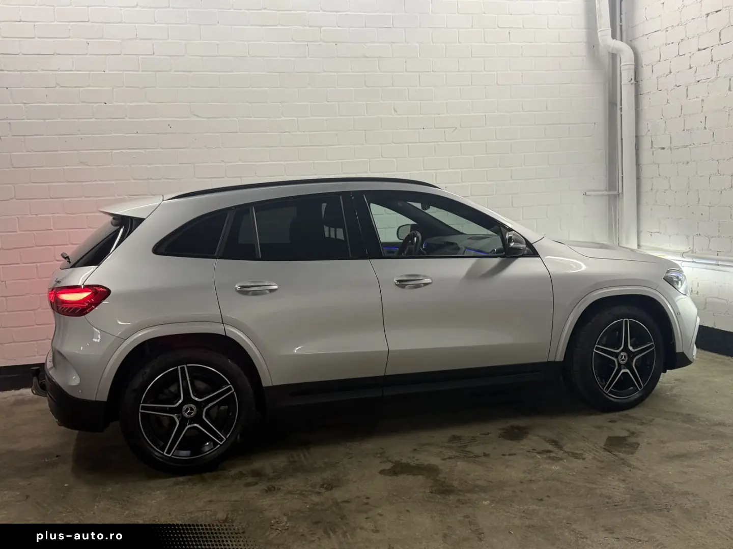 MERCEDES-BENZ GLA 220 d 4M 8G-DCT AMG Plus Pano