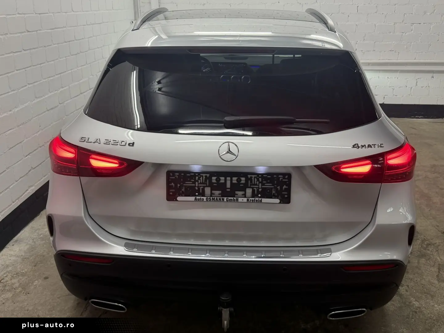 MERCEDES-BENZ GLA 220 d 4M 8G-DCT AMG Plus Pano