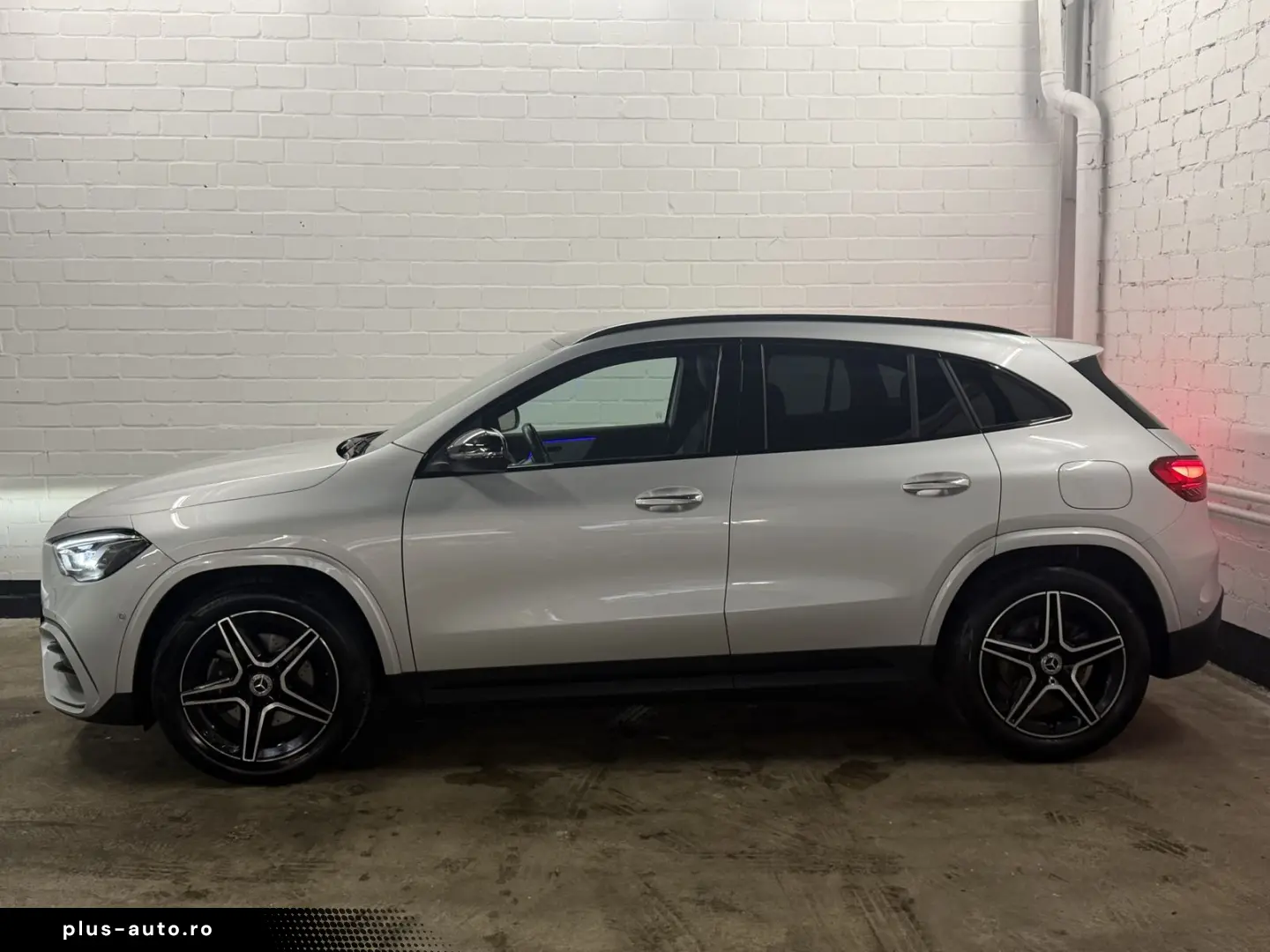 MERCEDES-BENZ GLA 220 d 4M 8G-DCT AMG Plus Pano