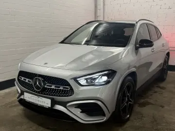 MERCEDES-BENZ GLA 220 d 4M 8G-DCT AMG Plus Pano