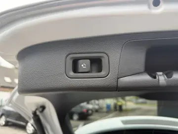 MERCEDES-BENZ GLA 220 d 4M 8G-DCT AMG Plus Pano