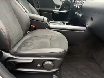 MERCEDES-BENZ GLA 220 d 4M 8G-DCT AMG Plus Pano