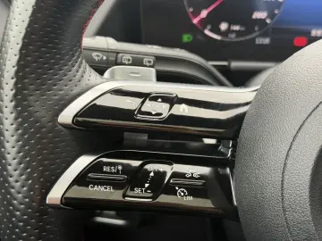 MERCEDES-BENZ GLA 220 d 4M 8G-DCT AMG Plus Pano