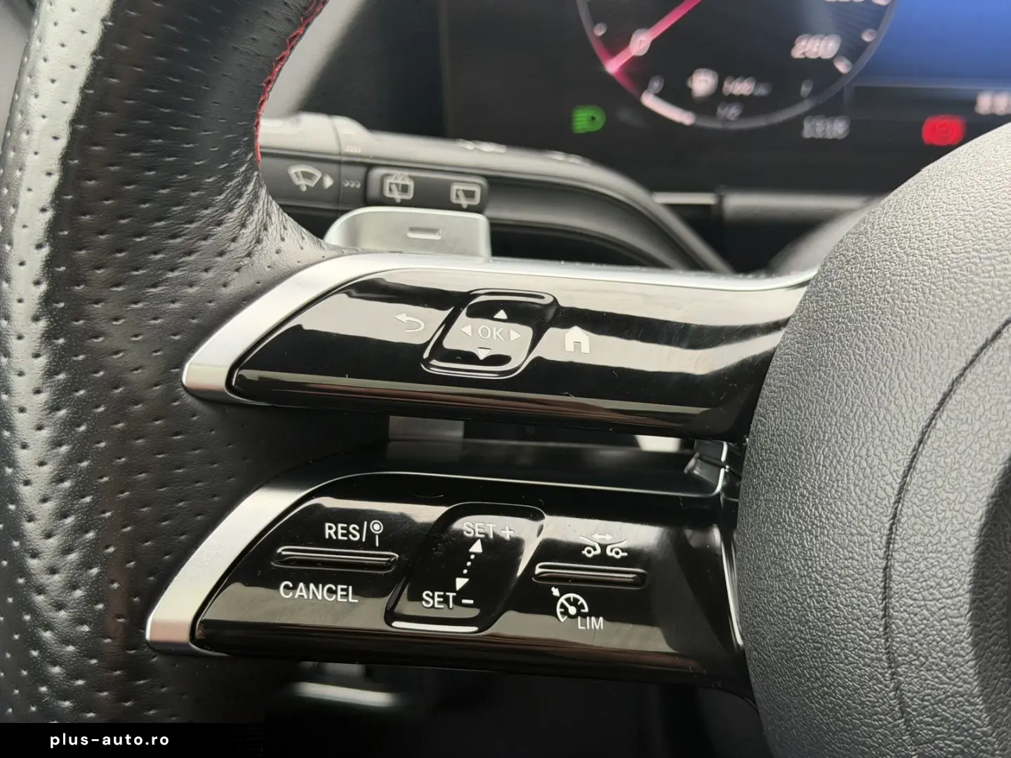 MERCEDES-BENZ GLA 220 d 4M 8G-DCT AMG Plus Pano