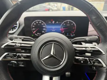 MERCEDES-BENZ GLA 220 d 4M 8G-DCT AMG Plus Pano