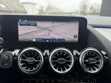 MERCEDES-BENZ GLA 220 d 4M 8G-DCT AMG Plus Pano