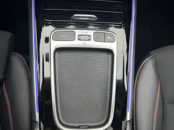 MERCEDES-BENZ GLA 220 d 4M 8G-DCT AMG Plus Pano