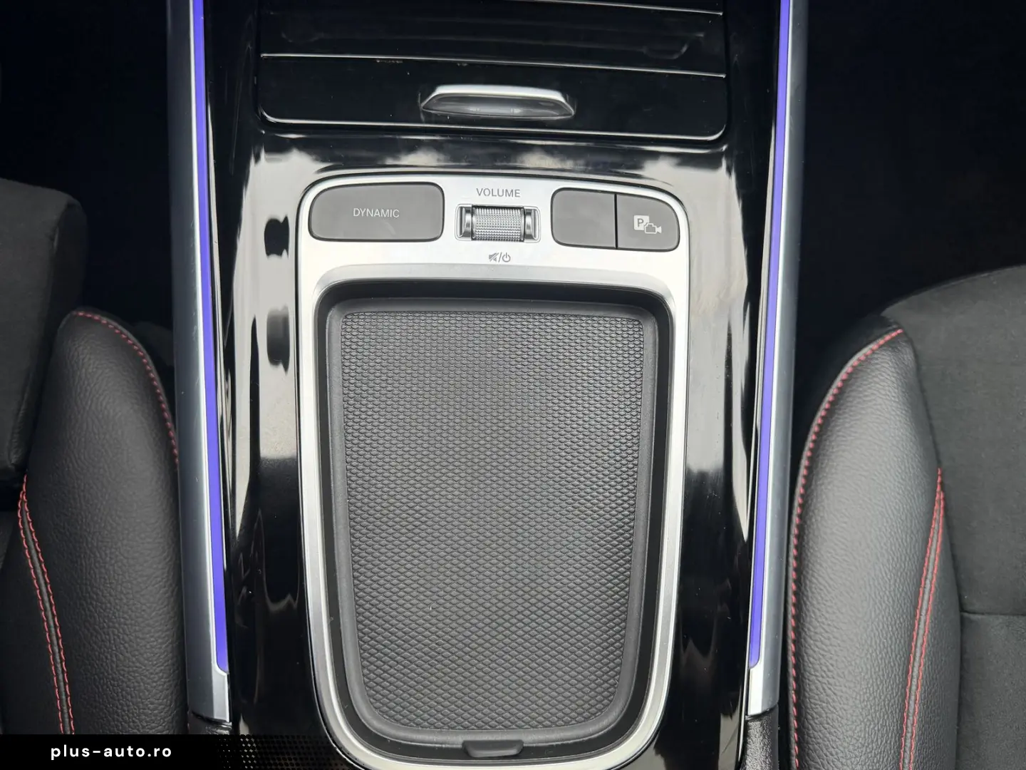 MERCEDES-BENZ GLA 220 d 4M 8G-DCT AMG Plus Pano