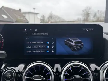 MERCEDES-BENZ GLA 220 d 4M 8G-DCT AMG Plus Pano