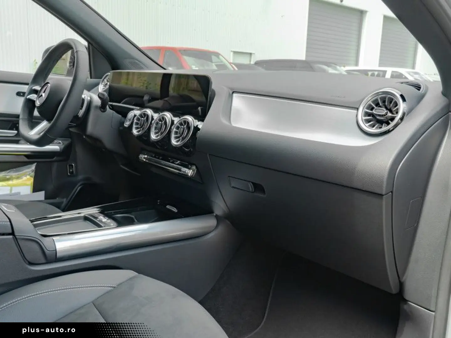 MERCEDES-BENZ GLA 250 4M AMG-Sport Pano Night Distr