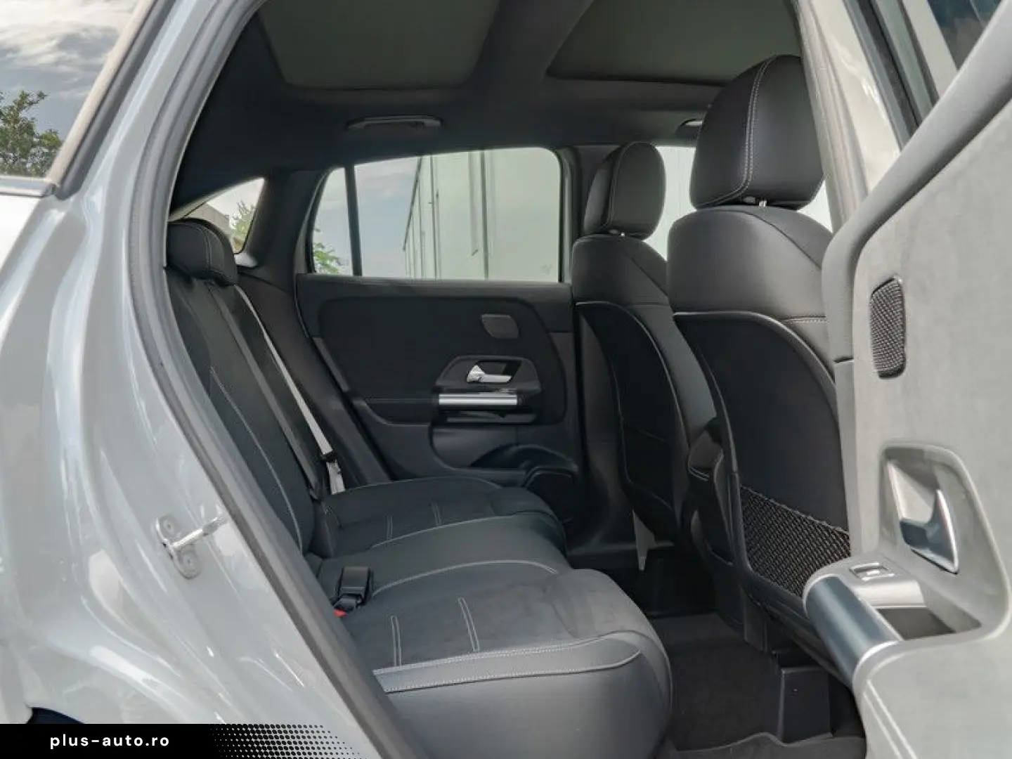 MERCEDES-BENZ GLA 250 4M AMG-Sport Pano Night Distr