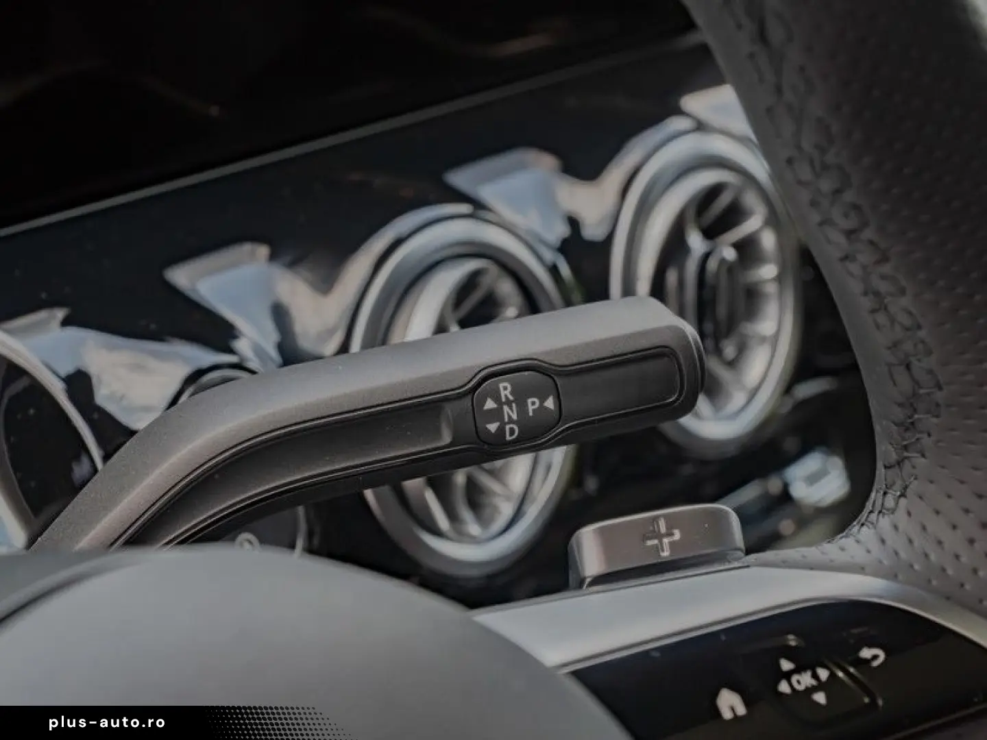 MERCEDES-BENZ GLA 250 4M AMG-Sport Pano Night Distr