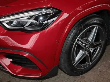 MERCEDES-BENZ GLA 220 4M AMG HEADUP PANO DISTRO 19