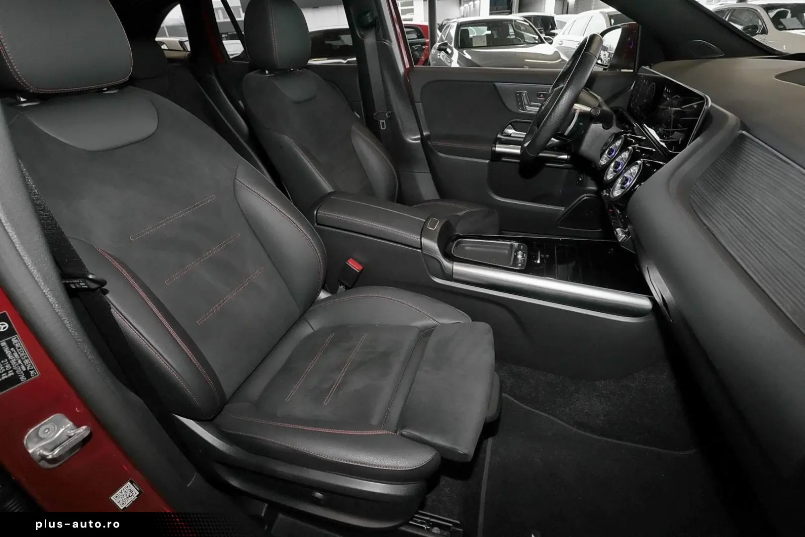 MERCEDES-BENZ GLA 220 4M AMG HEADUP PANO DISTRO 19