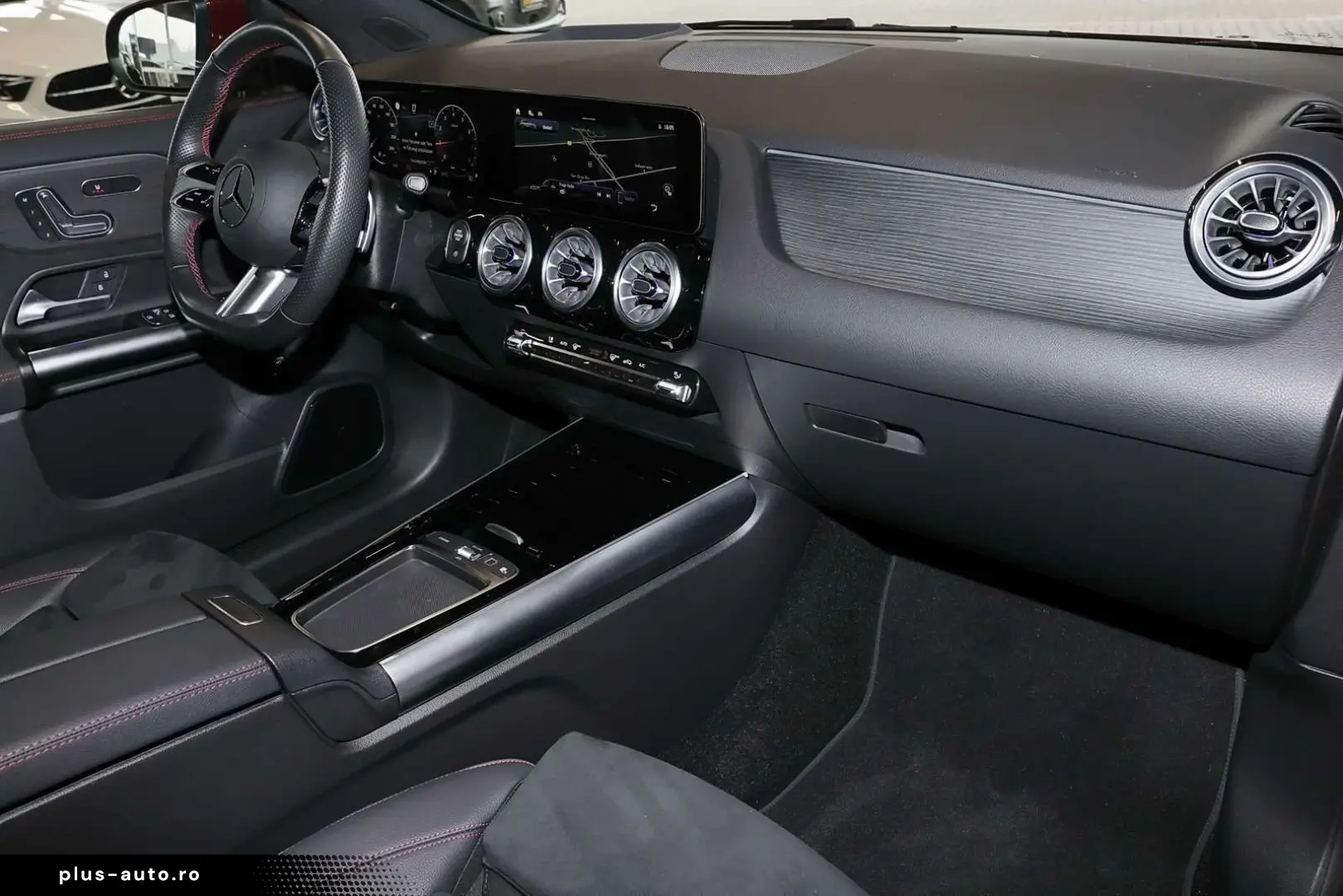 MERCEDES-BENZ GLA 220 4M AMG HEADUP PANO DISTRO 19