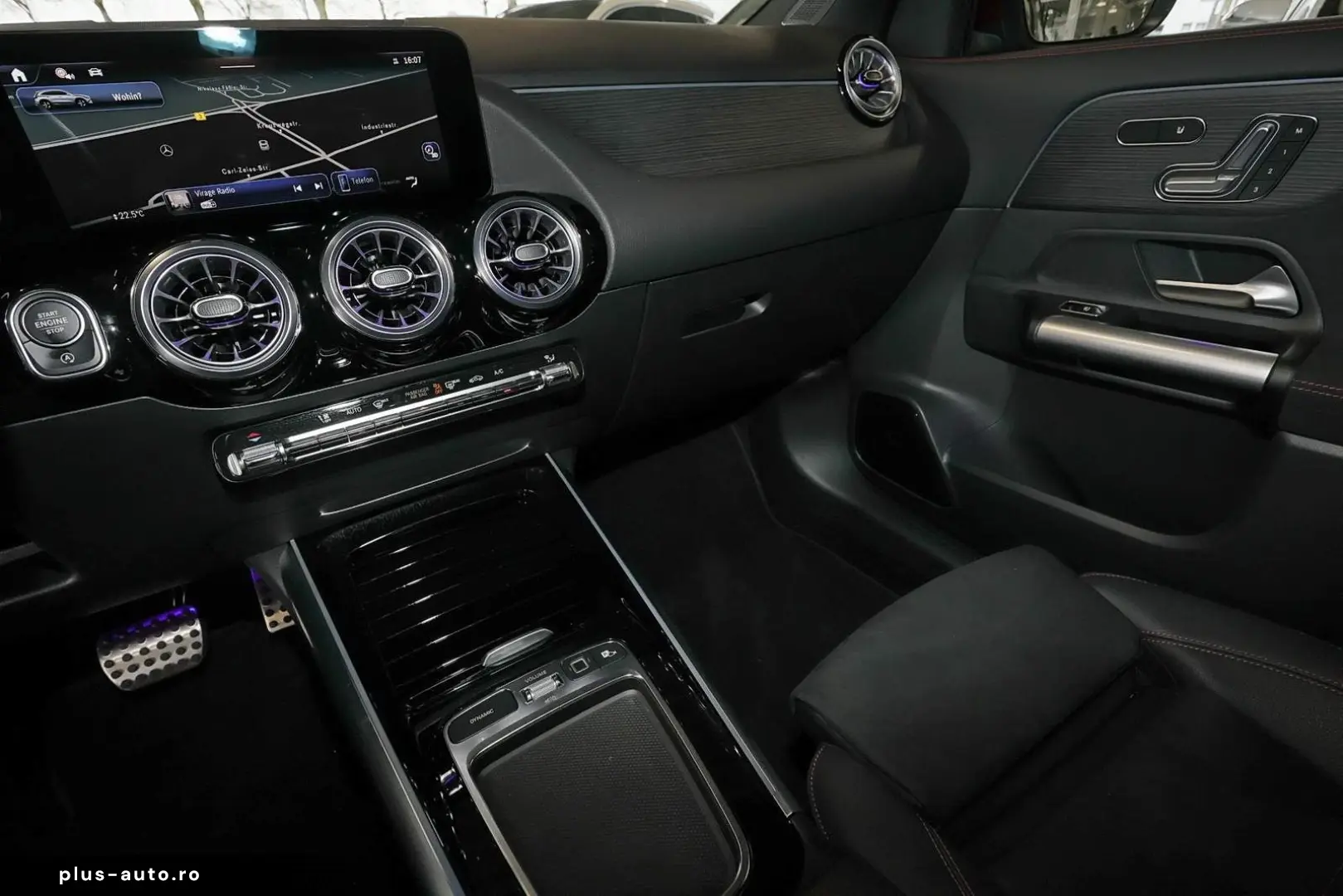 MERCEDES-BENZ GLA 220 4M AMG HEADUP PANO DISTRO 19