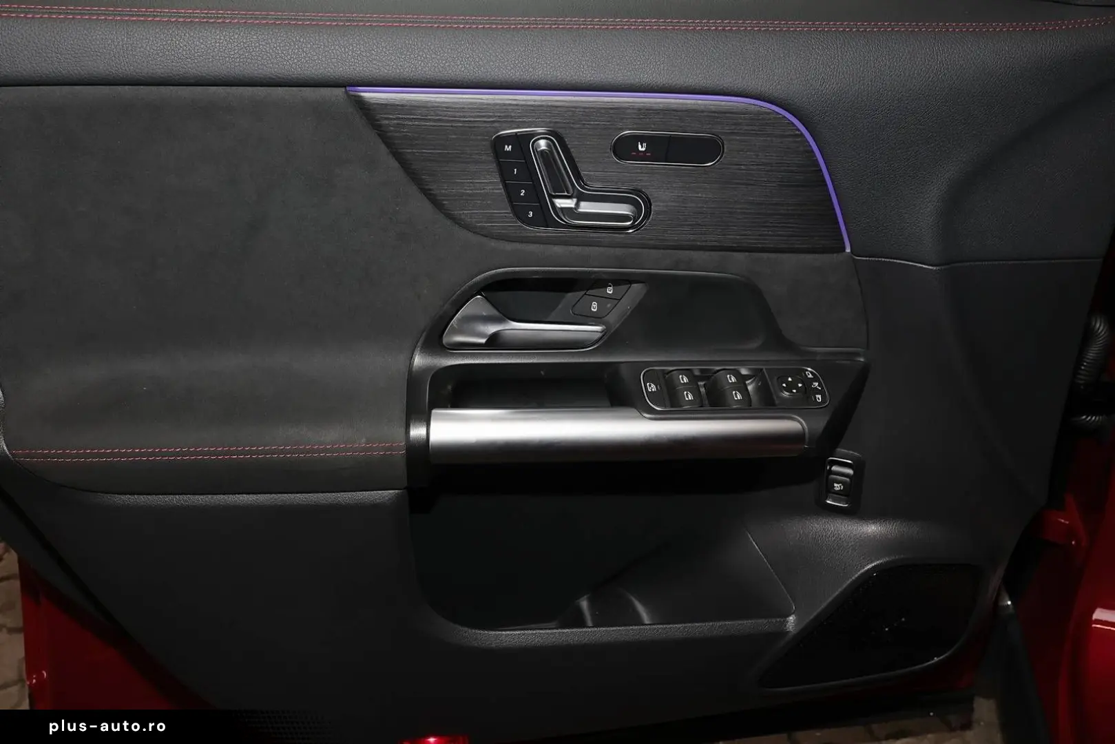 MERCEDES-BENZ GLA 220 4M AMG HEADUP PANO DISTRO 19