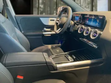 MERCEDES-BENZ GLA 220 4M AMG Night DISTRON MULTIBEAM