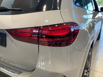 MERCEDES-BENZ GLA 220 4M AMG Night DISTRON MULTIBEAM