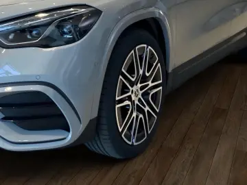 MERCEDES-BENZ GLA 220 4M AMG Night DISTRON MULTIBEAM