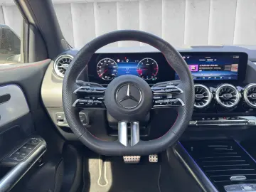 MERCEDES-BENZ GLA 220 d 4M AMG Night Panorama 360