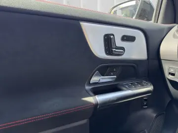 MERCEDES-BENZ GLA 220 d 4M AMG Night Panorama 360