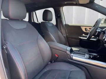 MERCEDES-BENZ GLA 220 d 4M AMG Night Panorama 360