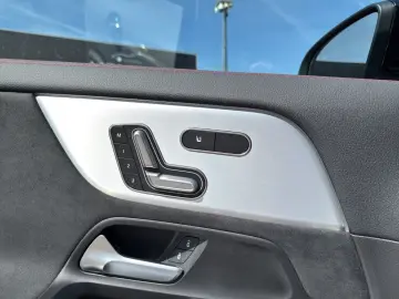 MERCEDES-BENZ GLA 220 d 4M AMG Night Panorama 360