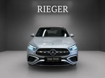 MERCEDES-BENZ GLA 220 d 4M AMG-PREMIUM PANO-SHD