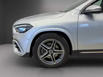 MERCEDES-BENZ GLA 220 d 4M AMG-PREMIUM PANO-SHD