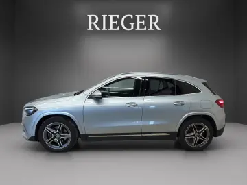 MERCEDES-BENZ GLA 220 d 4M AMG-PREMIUM PANO-SHD