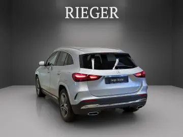 MERCEDES-BENZ GLA 220 d 4M AMG-PREMIUM PANO-SHD
