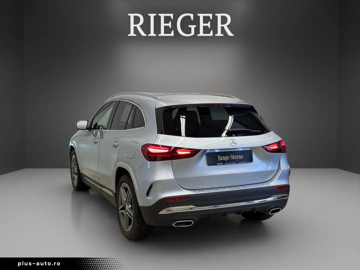 MERCEDES-BENZ GLA 220 d 4M AMG-PREMIUM PANO-SHD