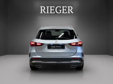 MERCEDES-BENZ GLA 220 d 4M AMG-PREMIUM PANO-SHD