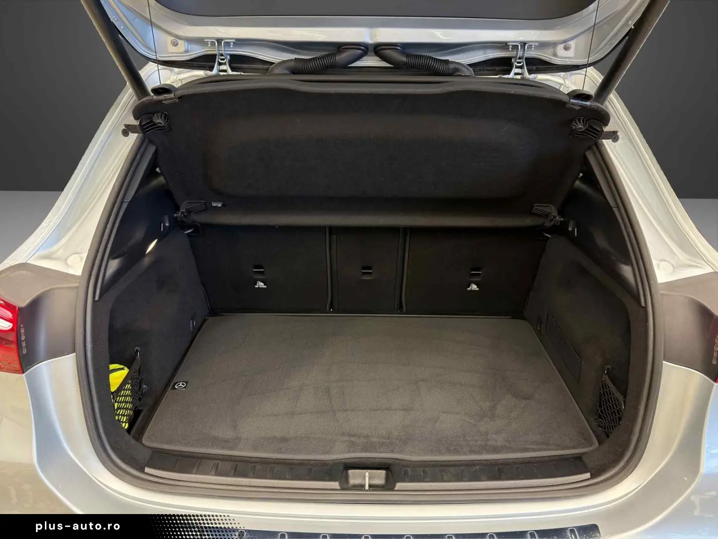 MERCEDES-BENZ GLA 220 d 4M AMG-PREMIUM PANO-SHD