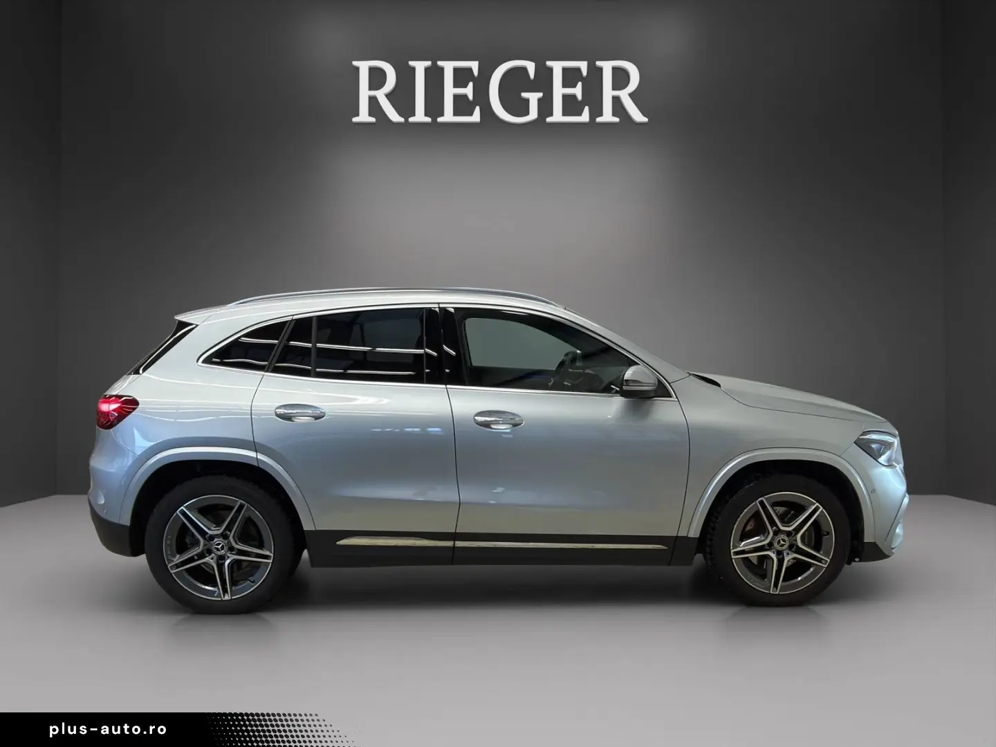 MERCEDES-BENZ GLA 220 d 4M AMG-PREMIUM PANO-SHD