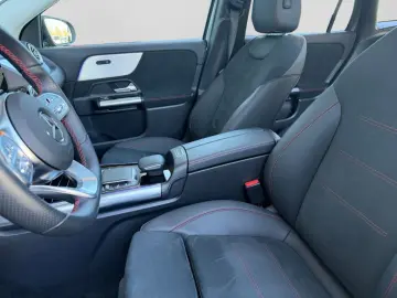 MERCEDES-BENZ GLA 200 d 4M AMG NIGHT PANO 360  KAMERA