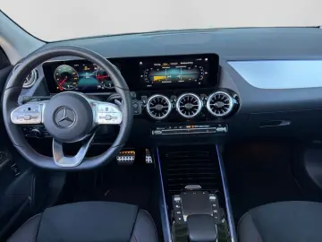 MERCEDES-BENZ GLA 200 d 4M AMG NIGHT PANO 360  KAMERA