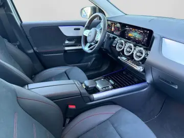 MERCEDES-BENZ GLA 200 d 4M AMG NIGHT PANO 360  KAMERA
