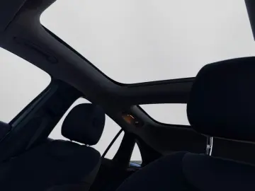 MERCEDES-BENZ GLA 200 d 4M AMG NIGHT PANO 360  KAMERA