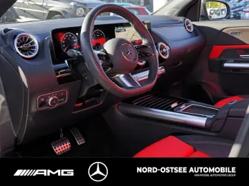 MERCEDES-BENZ GLA 220 d 4M AMG PREMIUM KAMERA PANO